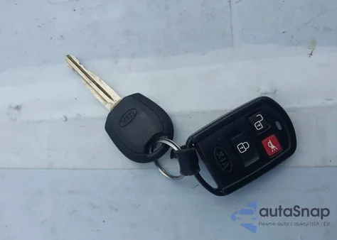 2006 Kia Spectra5 z USA, uszkodzony, nr VIN KNAFE161565281500